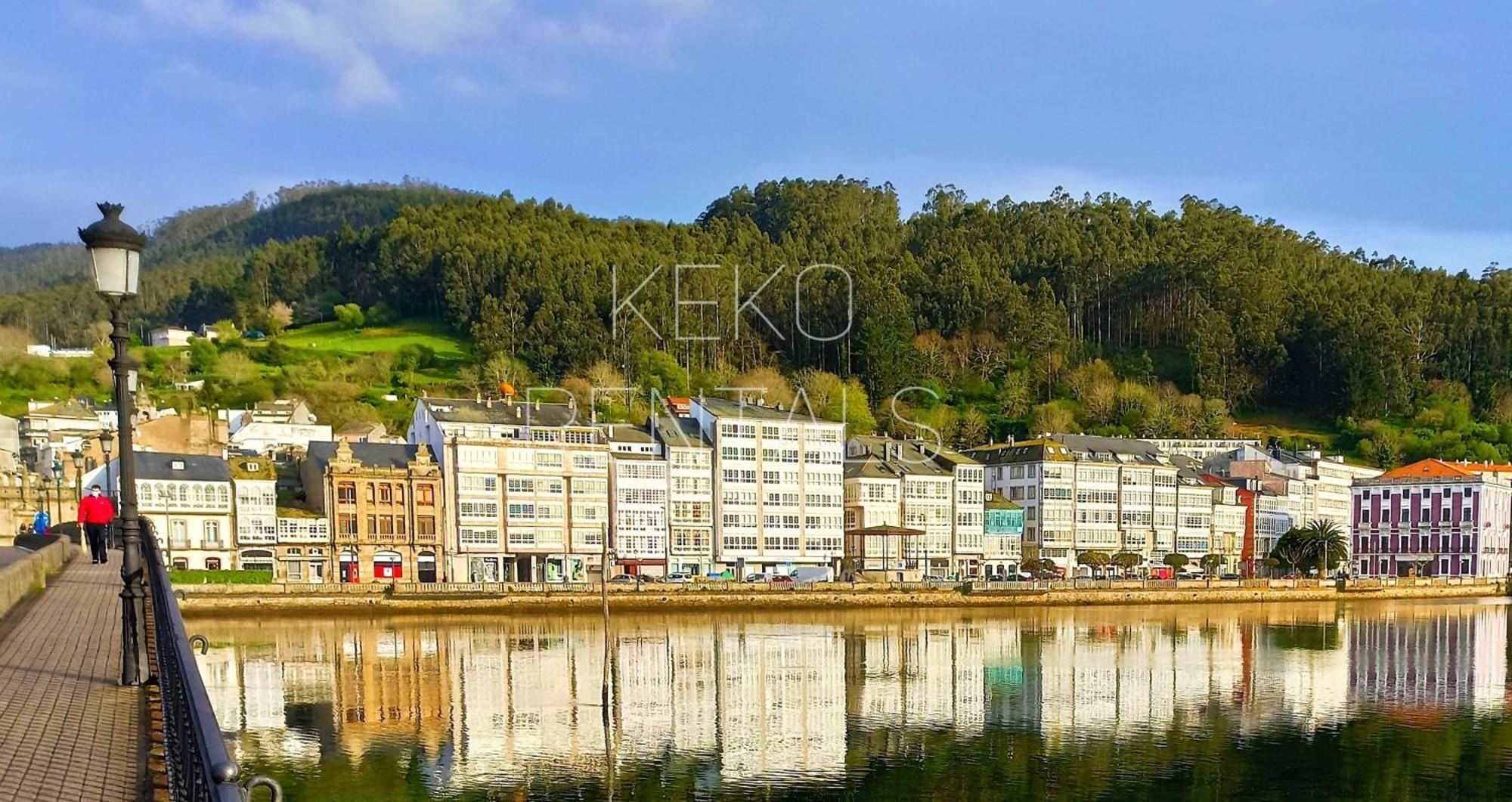 Yellow House Viveiro Exteriör bild
